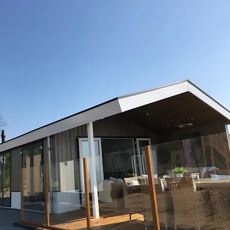 Neue Luxus Ferienvilla Direkt An Der Markierung Bovenkarspel