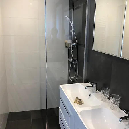 Neue Luxus Ferienvilla Direkt An Der Markierung بيت للعطل